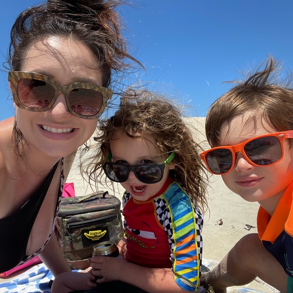 Meet your Posher, Dawn - Picture 1 of 1